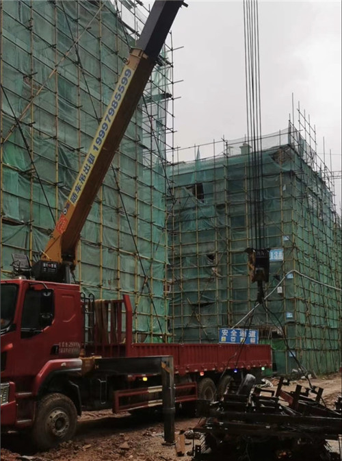 嘉峪关市“慢工细活”—— 吊车的 “微动控制” 技术