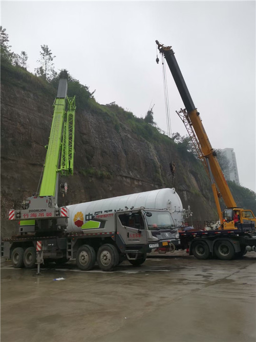 嘉峪关市“不怕风雨冻”—— 吊车的 “恶劣环境适应” 技术